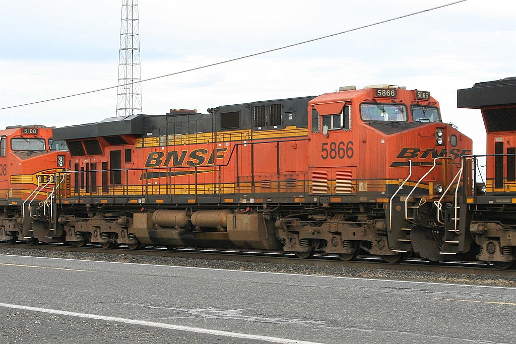 BNSF 5866